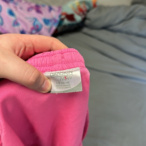 Cute pink shorts - Picture 3 of 4